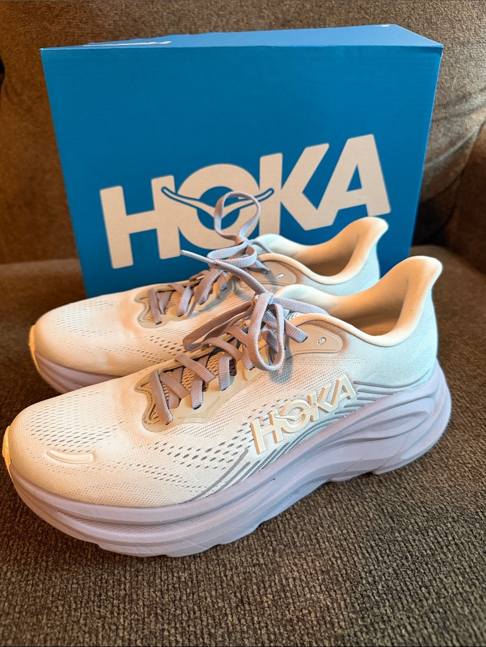 HOKA Clifton 11